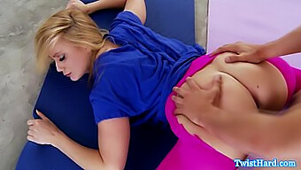 Aj Applegate'In Tutkulu Yogası Ve Yoğun Sakso Çekmesi