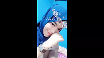 Gadis-Gadis Seksi Yang Hidup Menari Dan Berbual Di Bigo Live