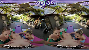 Vr Bangers: Sarışın Genç Kızın Yoga Dersi Erotik Bir Buluşmaya Dönüşüyor