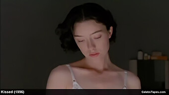 Momentos Íntimos De Molly Parker Capturados Na Câmera