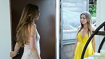 Melissa Moore En Capri Anderson In Een Hete Video Met Twee Thema'S