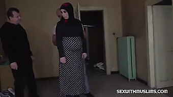 Expecting Arab Woman Gets Her Pussy Filled