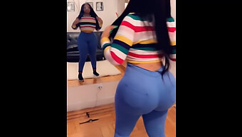 Farklı Performansçıları Içeren Duygusal Twerking Vitrini