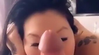 Une Voluptueuse Femme Asiatique Adore Affectueusement Son Partenaire Caucasien Pendant Sa Grossesse