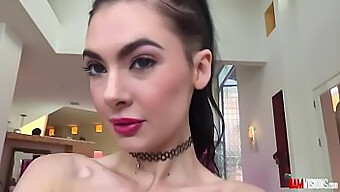 Marley Brinx'In Anal Macerası: Sıcak Genç Vahşi Eyleme Hazırlanıyor