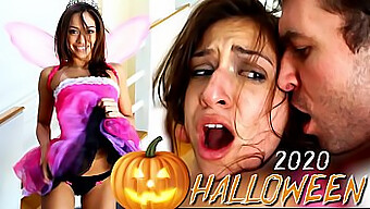 Sara Luvvs Wilde Halloweennacht Mit James Deen Und Einer Zierlichen Brünetten