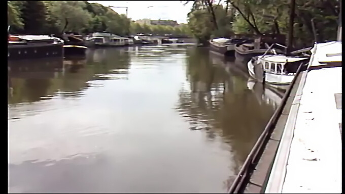 "Le Peuple Des Bateaux" D'Yves Baillat: Des Rencontres Transparentes Et Révélatrices Sur L'Eau